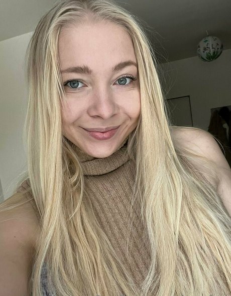 Alora_free