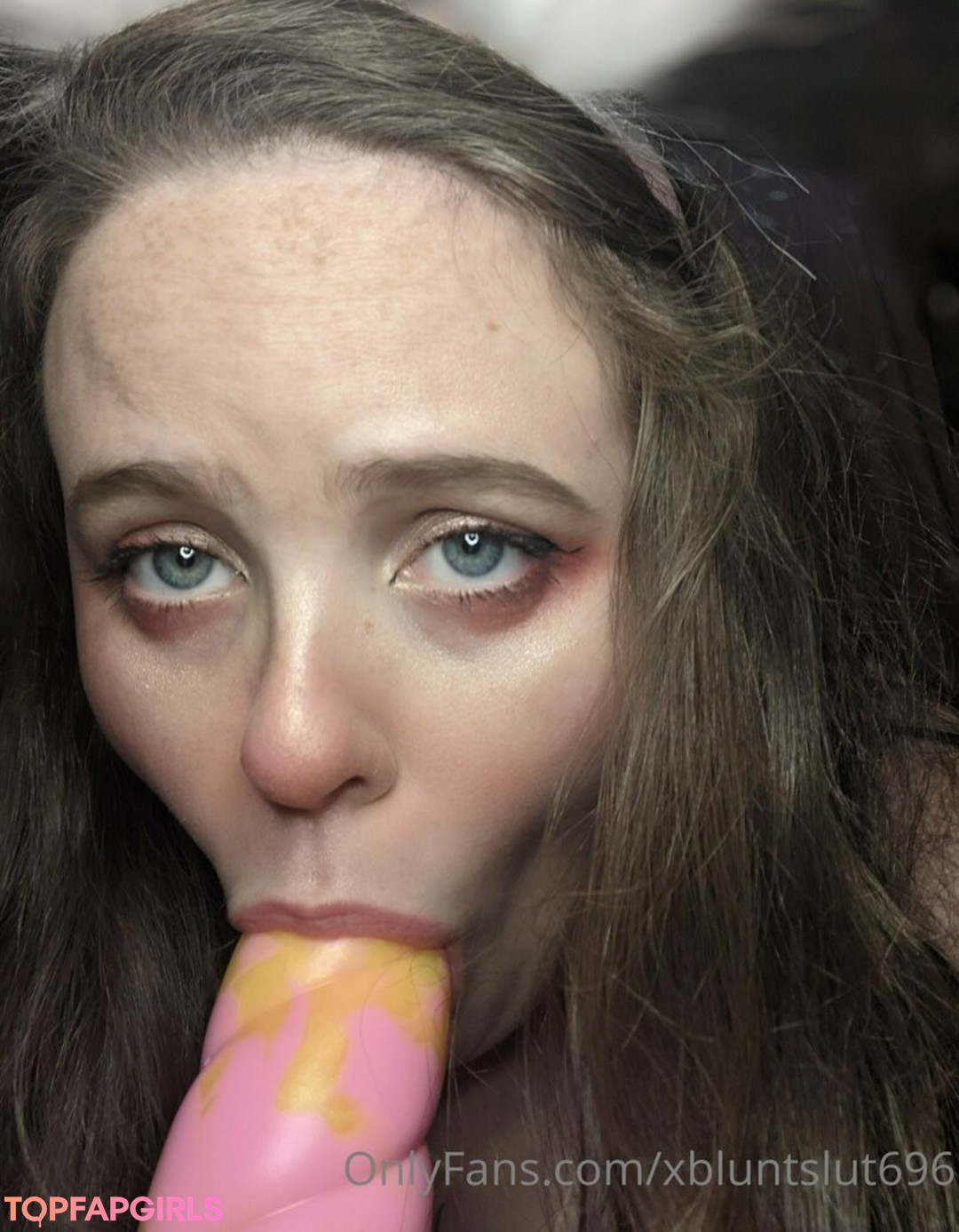Photo nue de fuite OnlyFans de Oliviabluntfree #3 Photo nue de fuite OnlyFans de Oliviabluntfree #3