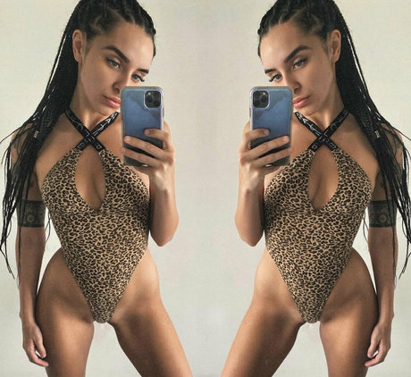 Yourlesbianfantasyy