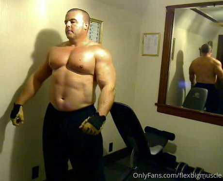 Flexbigmuscle