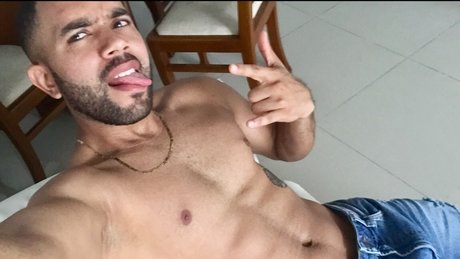 Photo nue de fuite OnlyFans de Jorge Molotov