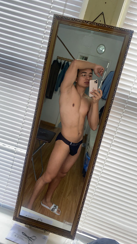 Photo nue de fuite OnlyFans de Roman