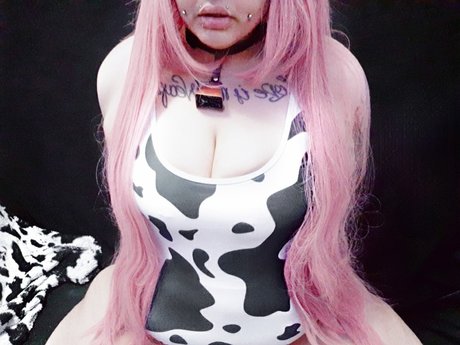 Big Tiddy Goth Waifu