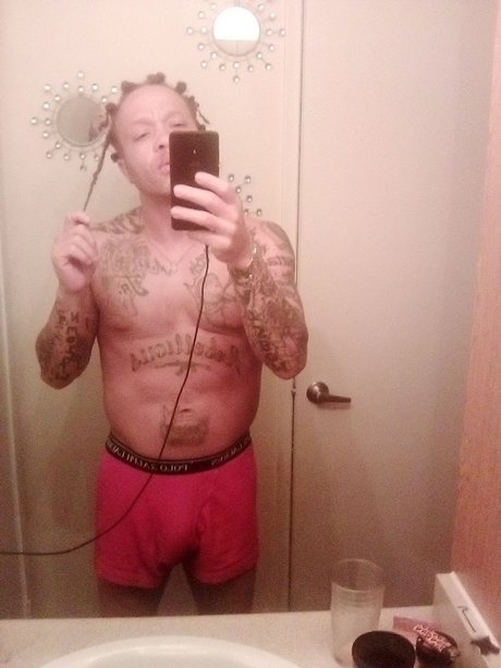 Photo nue de fuite OnlyFans de 10inchesofred