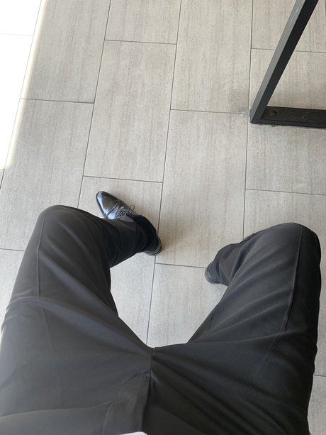 Photo nue de fuite OnlyFans de Suit9999