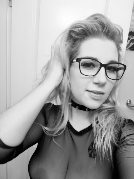 Photo nue de fuite OnlyFans de Peach Summers