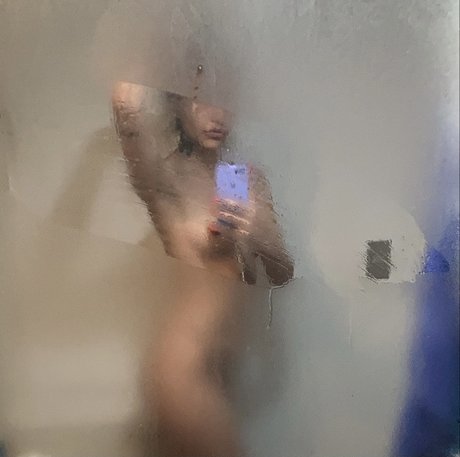 Photo nue de fuite OnlyFans de Pouty Girl