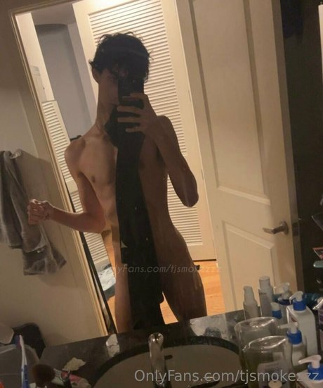 Photo nue de fuite OnlyFans de Tjsmokezzz