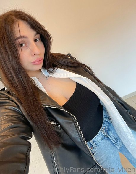 Mia_vixen