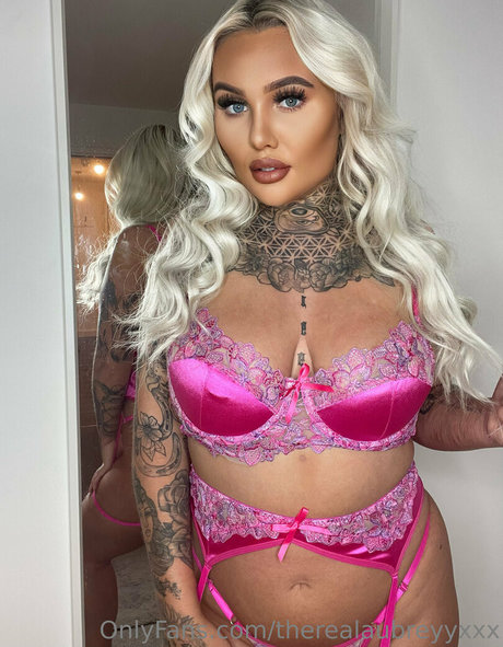 Photo nue de fuite OnlyFans de Inkedblondieeee
