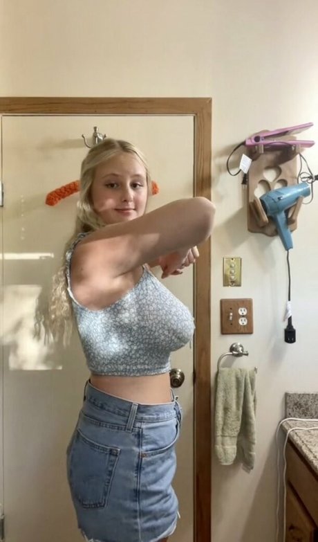 Photo nue de fuite OnlyFans de Anya Marie