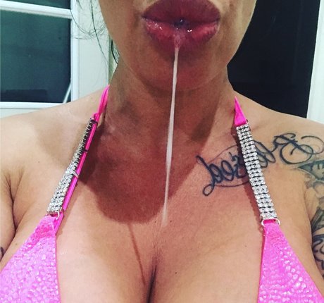 Photo nue de fuite OnlyFans de Kerrylouisexxx