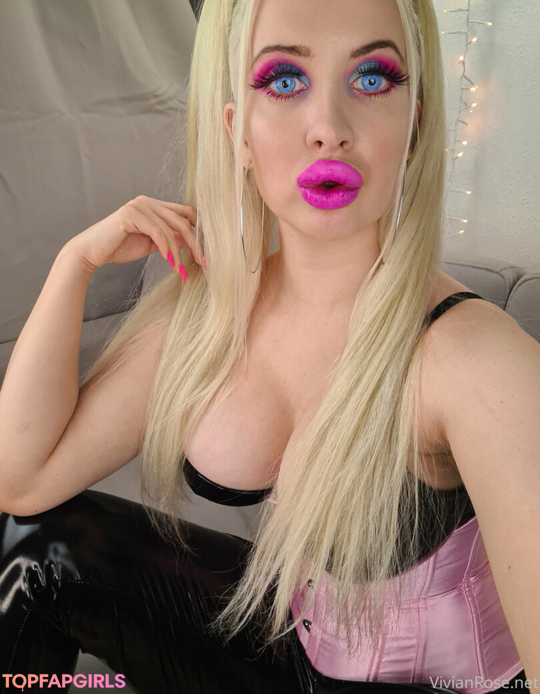 Photo nue de fuite OnlyFans de Vivianrosefree #34 Photo nue de fuite OnlyFans de Vivianrosefree #34