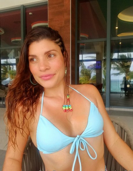 Sweet_latina28