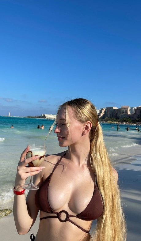 Photo nue de fuite OnlyFans de Sophiailysm
