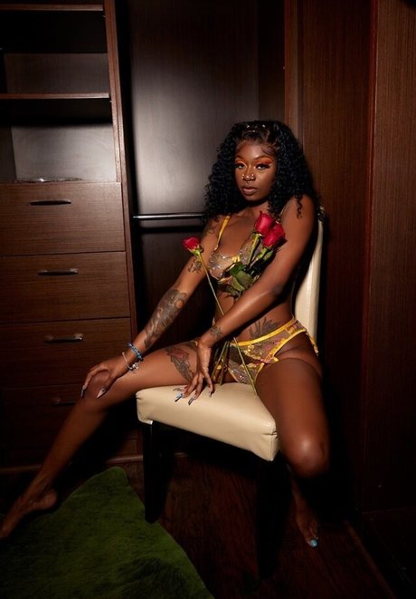 Photo nue de fuite OnlyFans de Yungyannahfetish