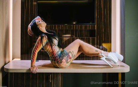 Photo nue de fuite OnlyFans de Lanaromano