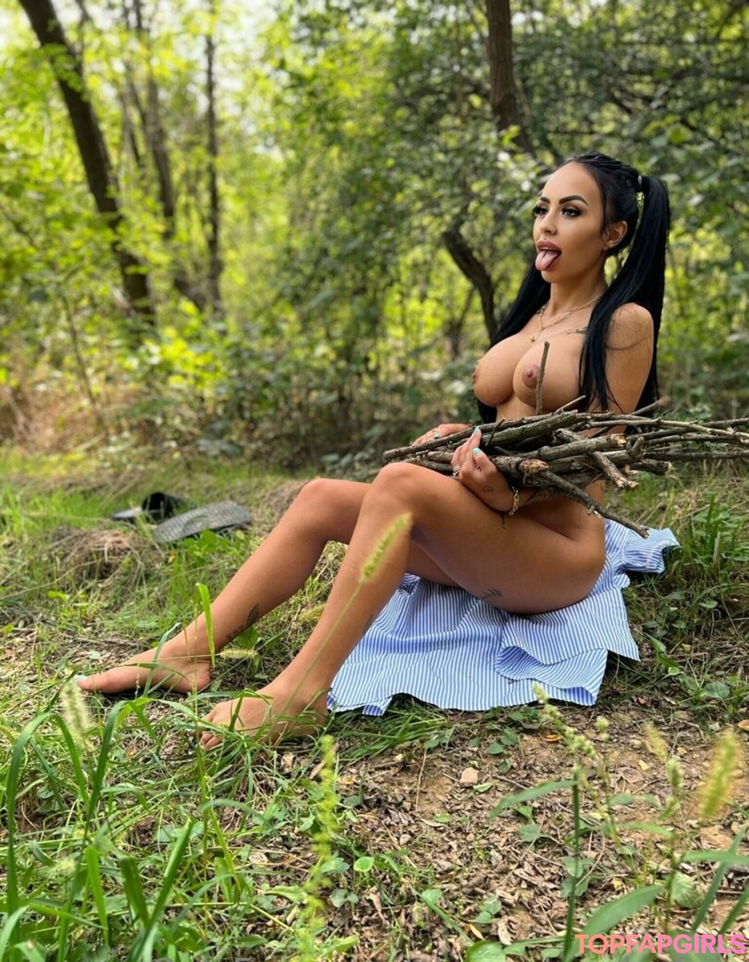 Photo nue de fuite OnlyFans de Alexandraalefree #1 Photo nue de fuite OnlyFans de Alexandraalefree #1