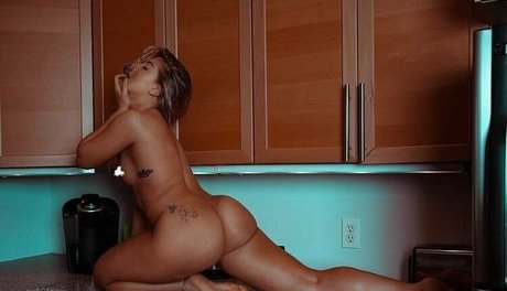 Photo nue de fuite OnlyFans de Fusemagazine