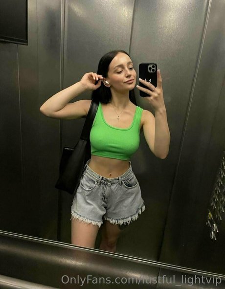 Lustful_lightvip