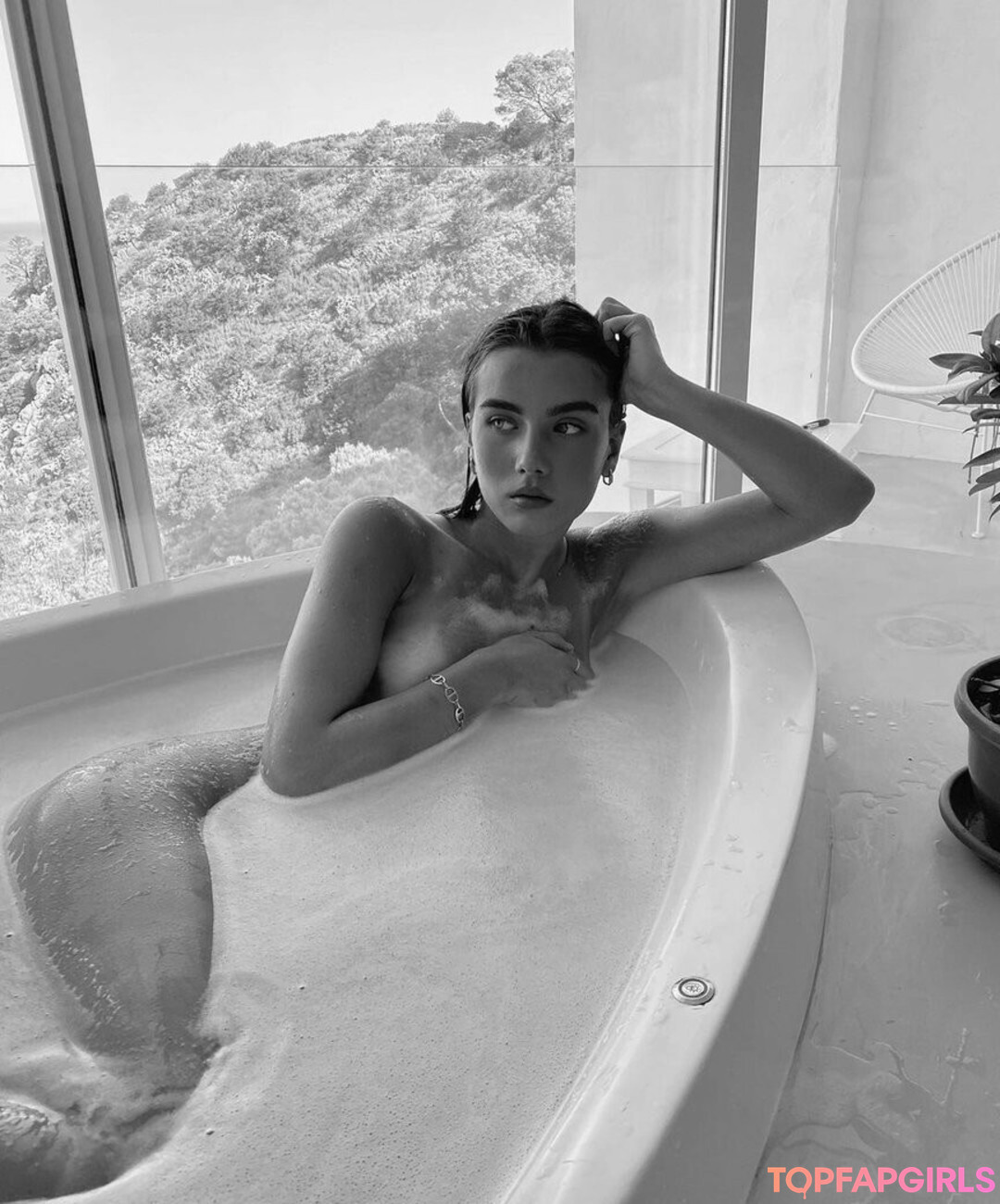 Photo nue de fuite OnlyFans de Claire Molin #21 Photo nue de fuite OnlyFans de Claire Molin #21