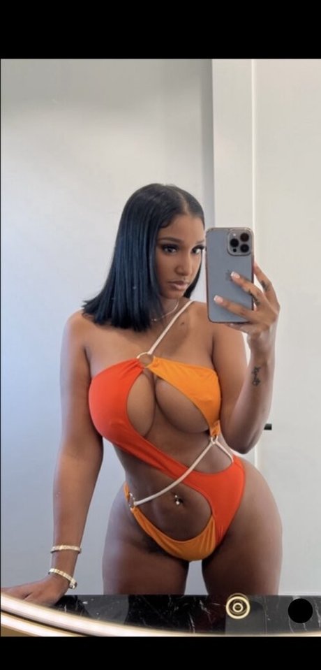 Photo nue de fuite OnlyFans de Bernice Burgos