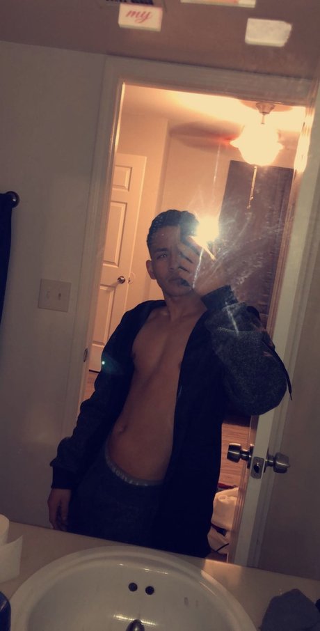 Photo nue de fuite OnlyFans de Hot Boy Angel 