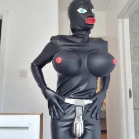 Photo nue de fuite OnlyFans de Rubberdolljim