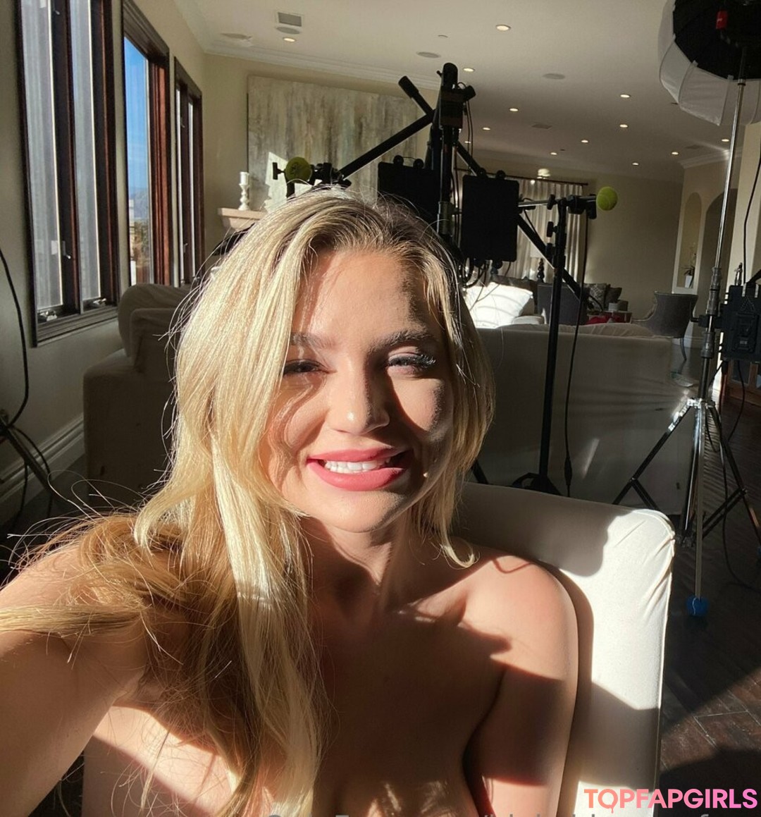 Photo nue de fuite OnlyFans de Blakeblossomfree #35 Photo nue de fuite OnlyFans de Blakeblossomfree #35