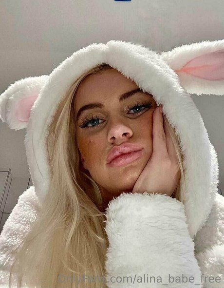 Photo nue de fuite OnlyFans de Cutealinaa