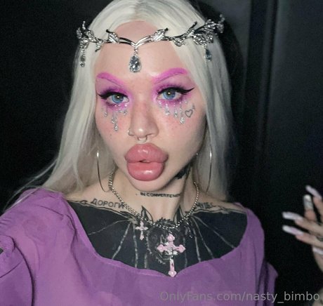 Nasty_bimbo