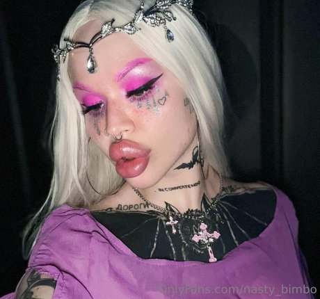 Nasty_bimbo