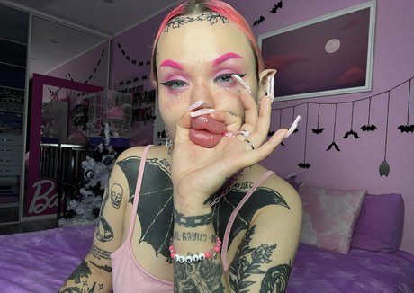 Nasty_bimbo