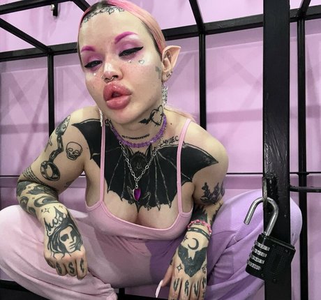 Nasty_bimbo