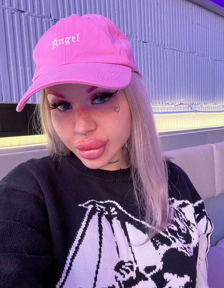 Nasty_bimbo