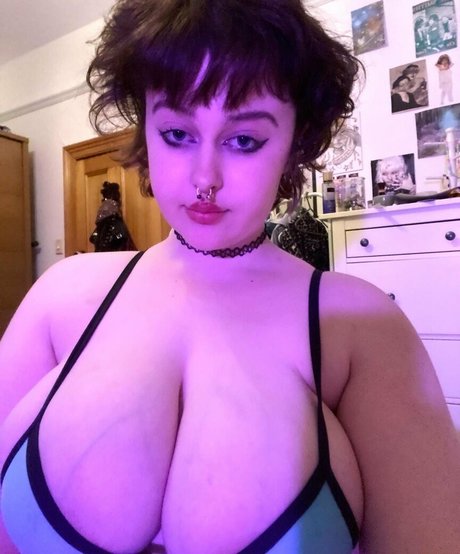 Photo nue de fuite OnlyFans de Milabloomoo