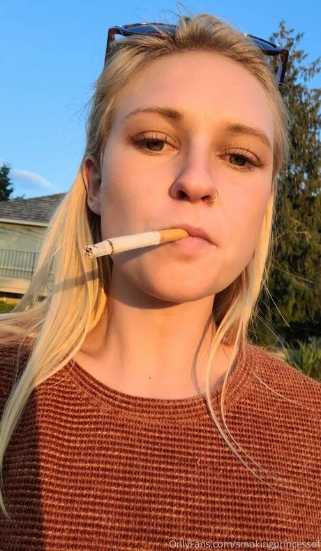 Photo nue de fuite OnlyFans de Smokingprincessof