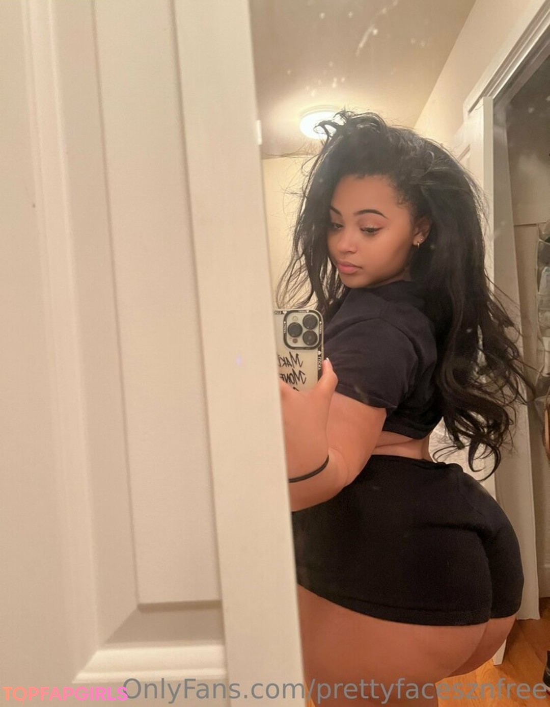 Photo nue de fuite OnlyFans de Prettyfacesznfree #23 Photo nue de fuite OnlyFans de Prettyfacesznfree #23