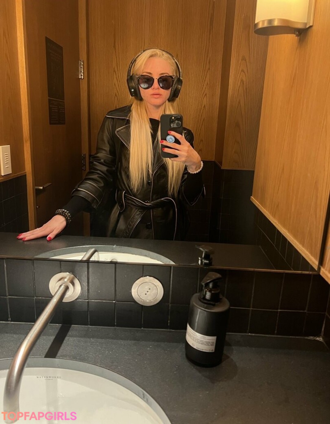 Photo nue de fuite OnlyFans de Lola Fae #227 Photo nue de fuite OnlyFans de Lola Fae #227