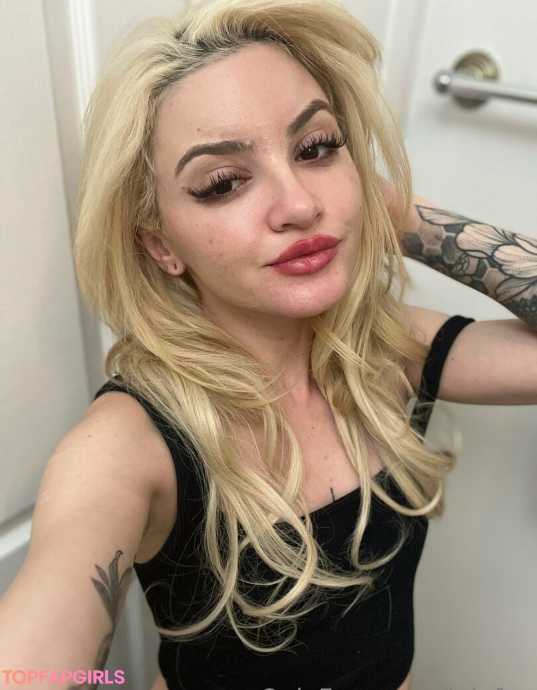 Photo nue de fuite OnlyFans de Lola Fae #253 Photo nue de fuite OnlyFans de Lola Fae #253