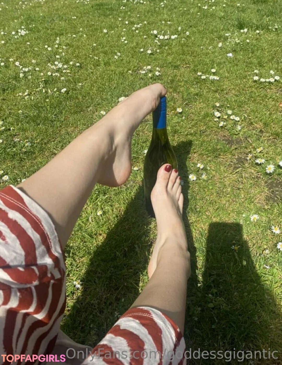 Photo nue de fuite OnlyFans de Goddessgigantic #15 Photo nue de fuite OnlyFans de Goddessgigantic #15