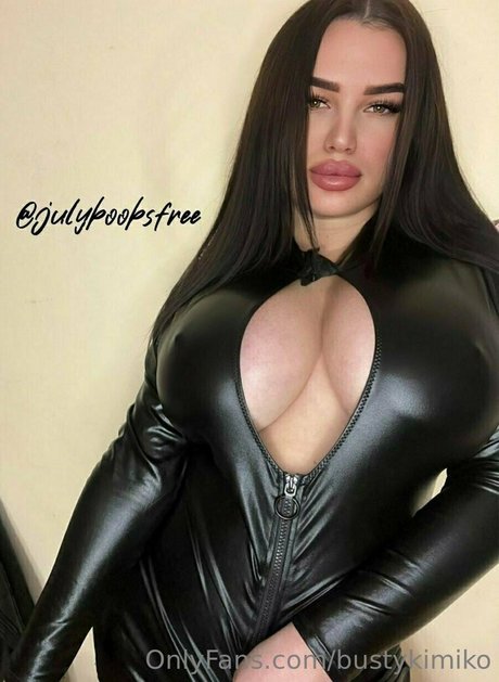 Photo nue de fuite OnlyFans de Bustykimiko