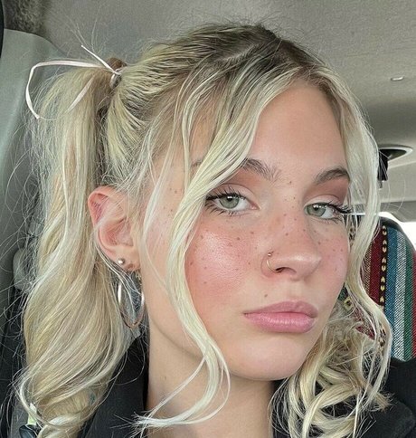 Photo nue de fuite OnlyFans de Annie Angel