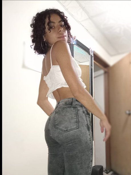 Photo nue de fuite OnlyFans de Yolandi Daza