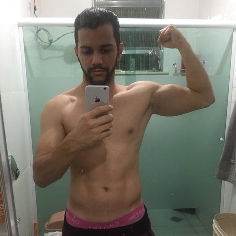 Photo nue de fuite OnlyFans de Hugo Castro