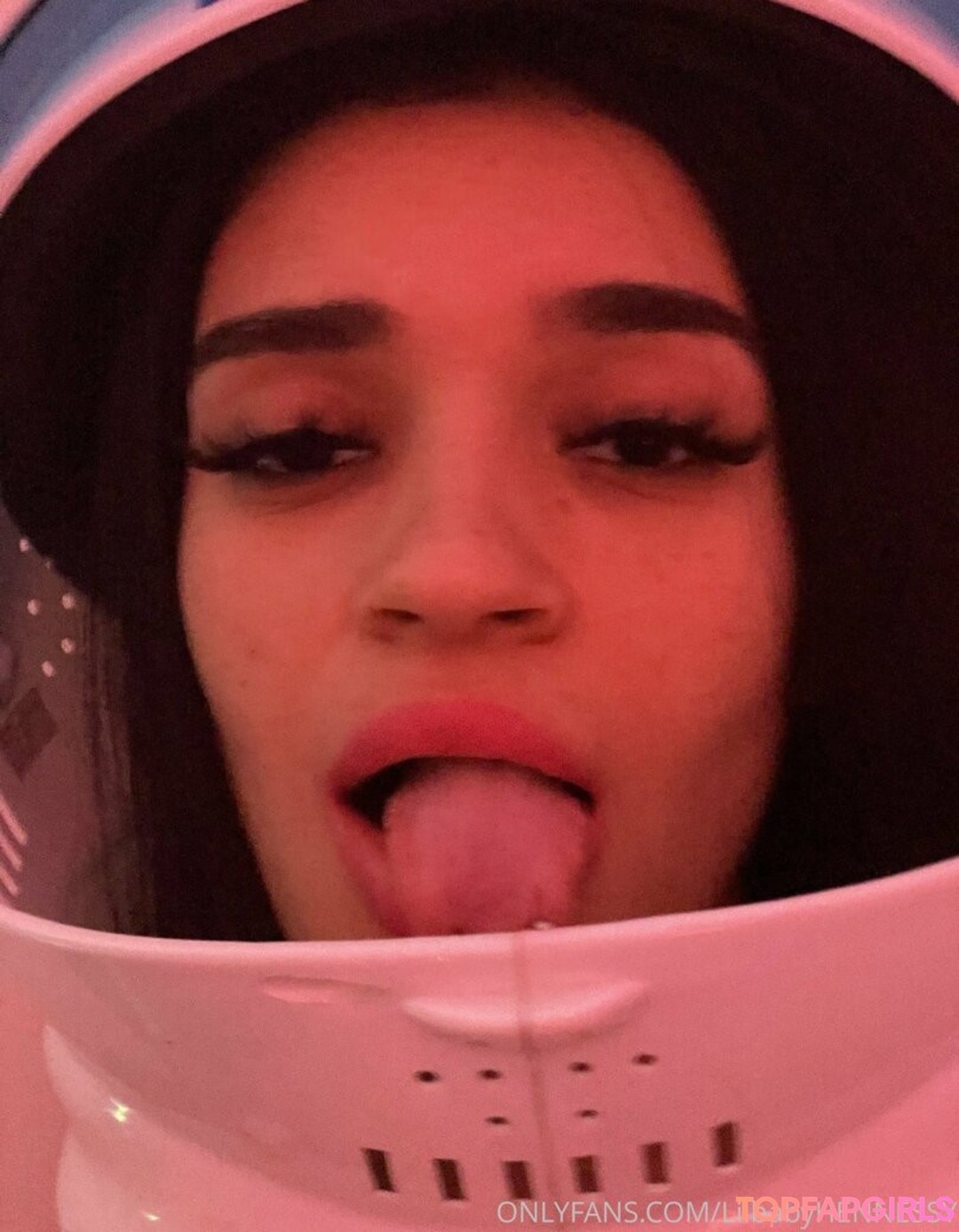 Photo nue de fuite OnlyFans de Lilbabyalison #13 Photo nue de fuite OnlyFans de Lilbabyalison #13