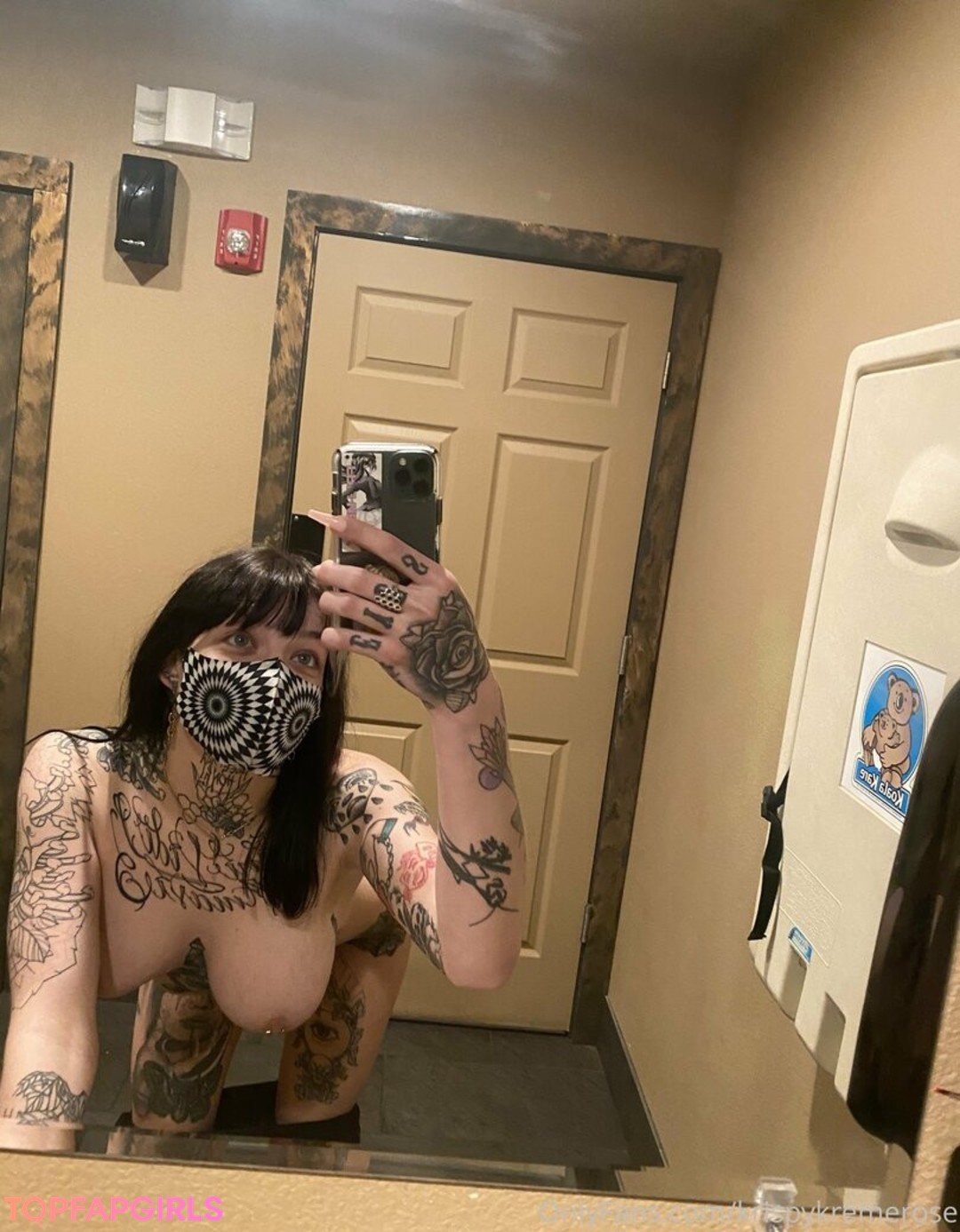 Photo nue de fuite OnlyFans de Krispykremerose #161 Photo nue de fuite OnlyFans de Krispykremerose #161