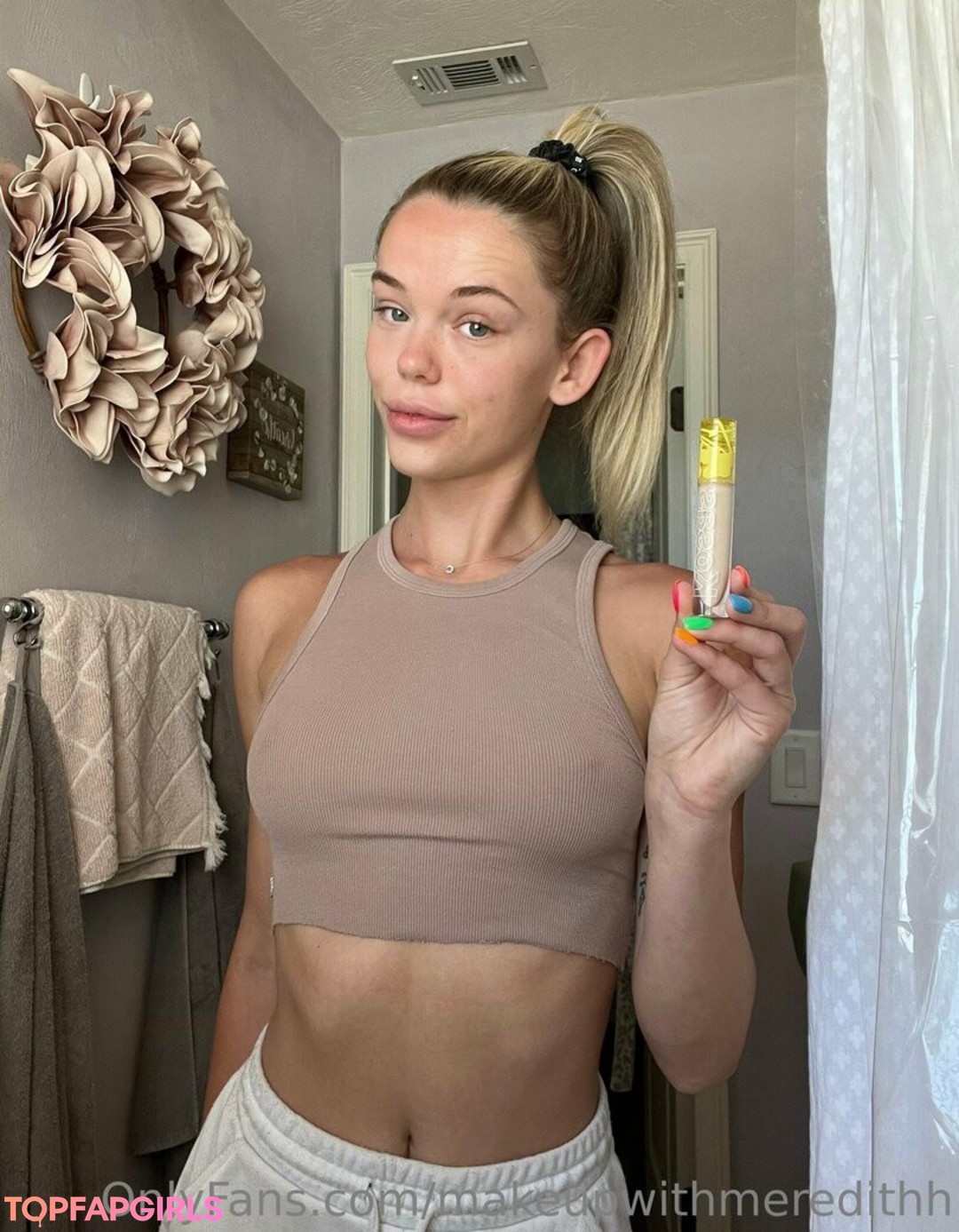 Photo nue de fuite OnlyFans de Makeupwithmeredithh #56 Photo nue de fuite OnlyFans de Makeupwithmeredithh #56