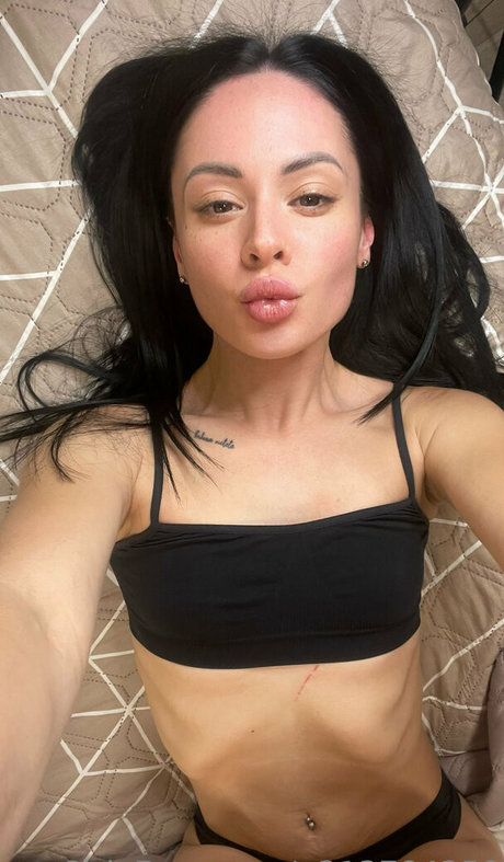 Karina_nb