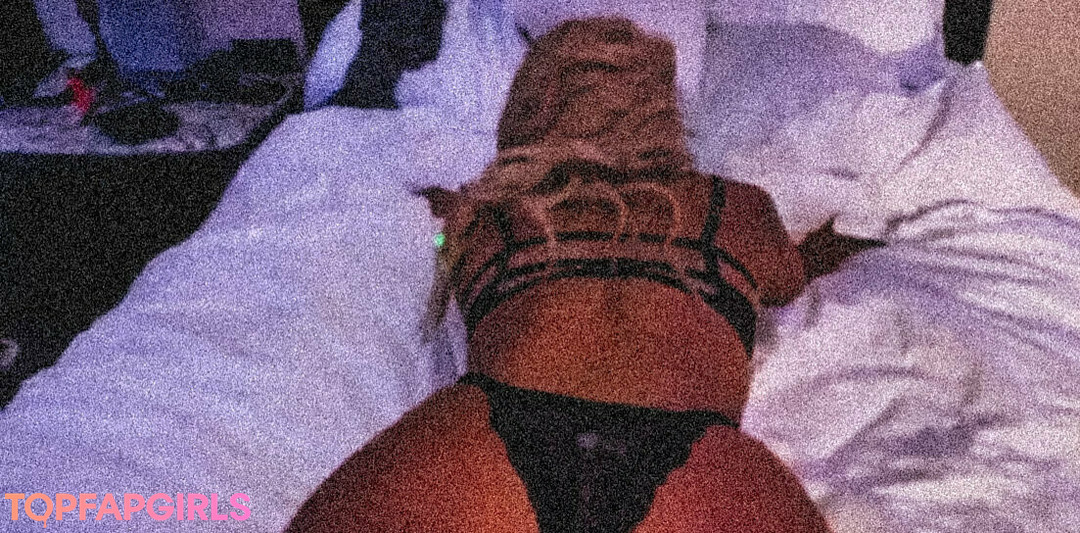 Photo nue de fuite OnlyFans de Theblondeslife #16 Photo nue de fuite OnlyFans de Theblondeslife #16